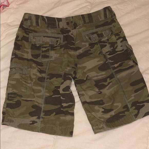 Camouflage cargo shorts - Picture 2 of 3
